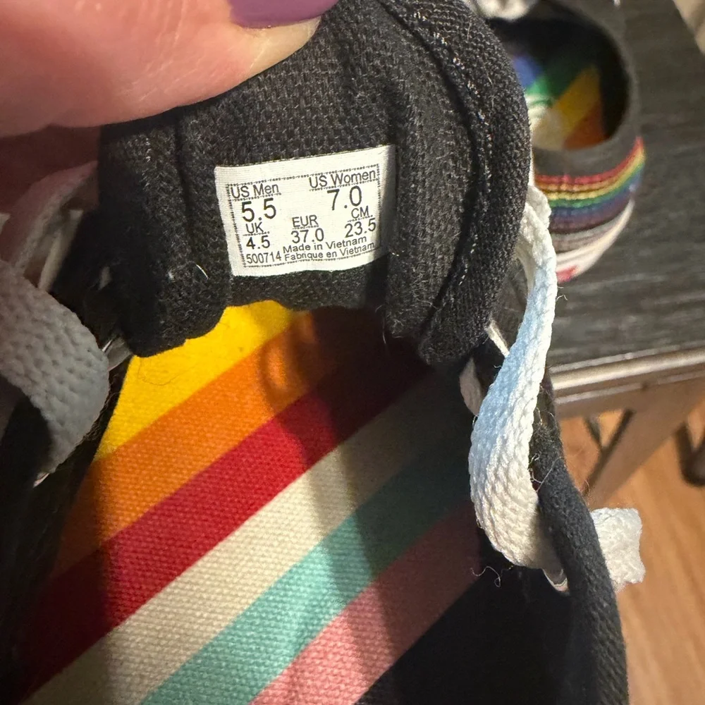 Vans X Pride “Authentic Pride” Paul Van Doren VN00EE3RNC Rainbow Love Is W7/M5.5 - Picture 10 of 11